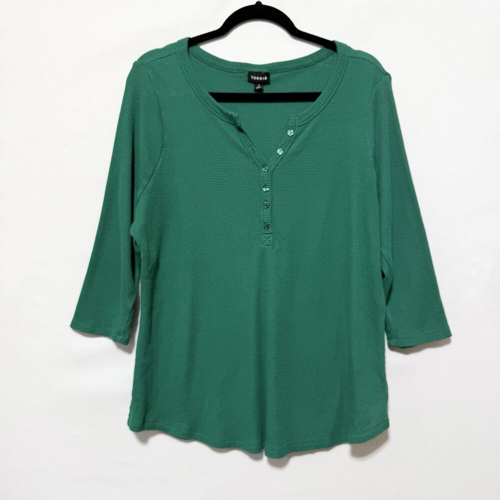 Torrid Womens Size 1X Green Waffle Knit Henley Top 3/4 Sleeve Cotton Blend Plus